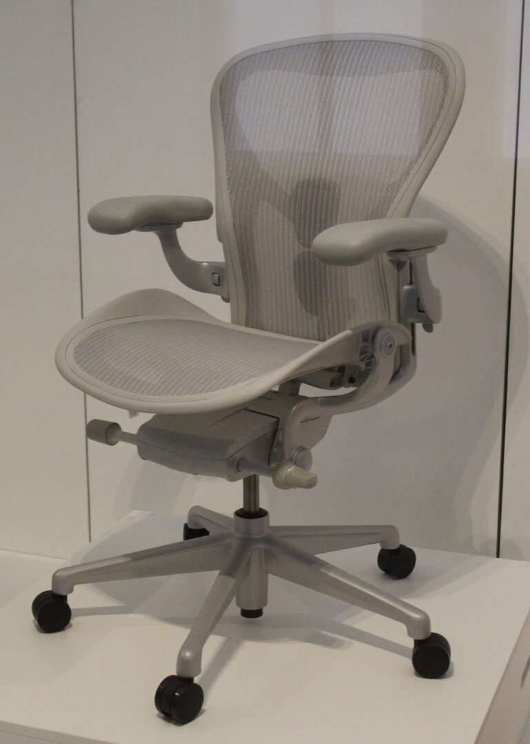 Tailbone pain when sitting: causes, cushions, and when to get it checked