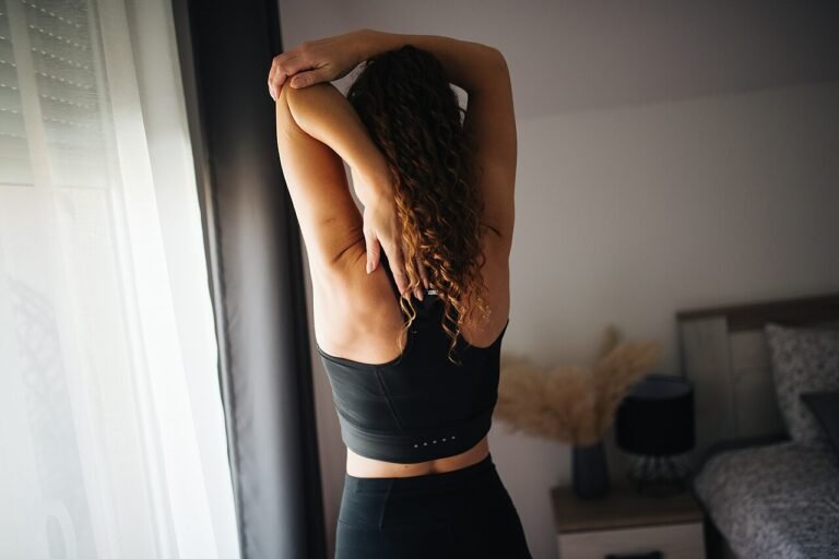 Upper back stretches for pain: what the guidance actually recommends